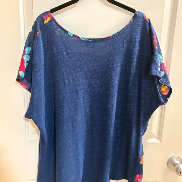 Eyeshadow Navy Floral Women's Blouse - Picture 3 of 3